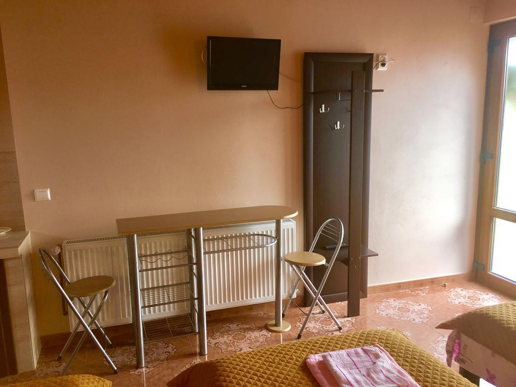 Vila La Izvor Petresti Luaran gambar