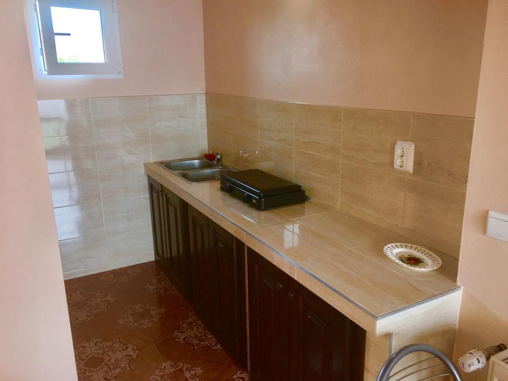 Vila La Izvor Petresti Luaran gambar