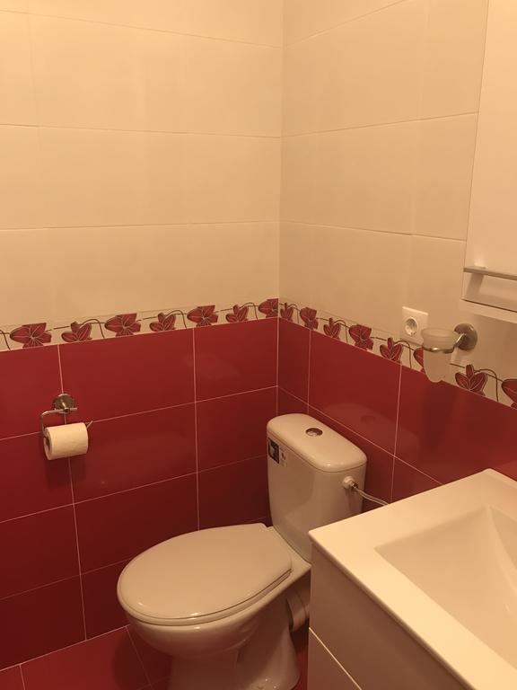 Vila La Izvor Petresti Luaran gambar