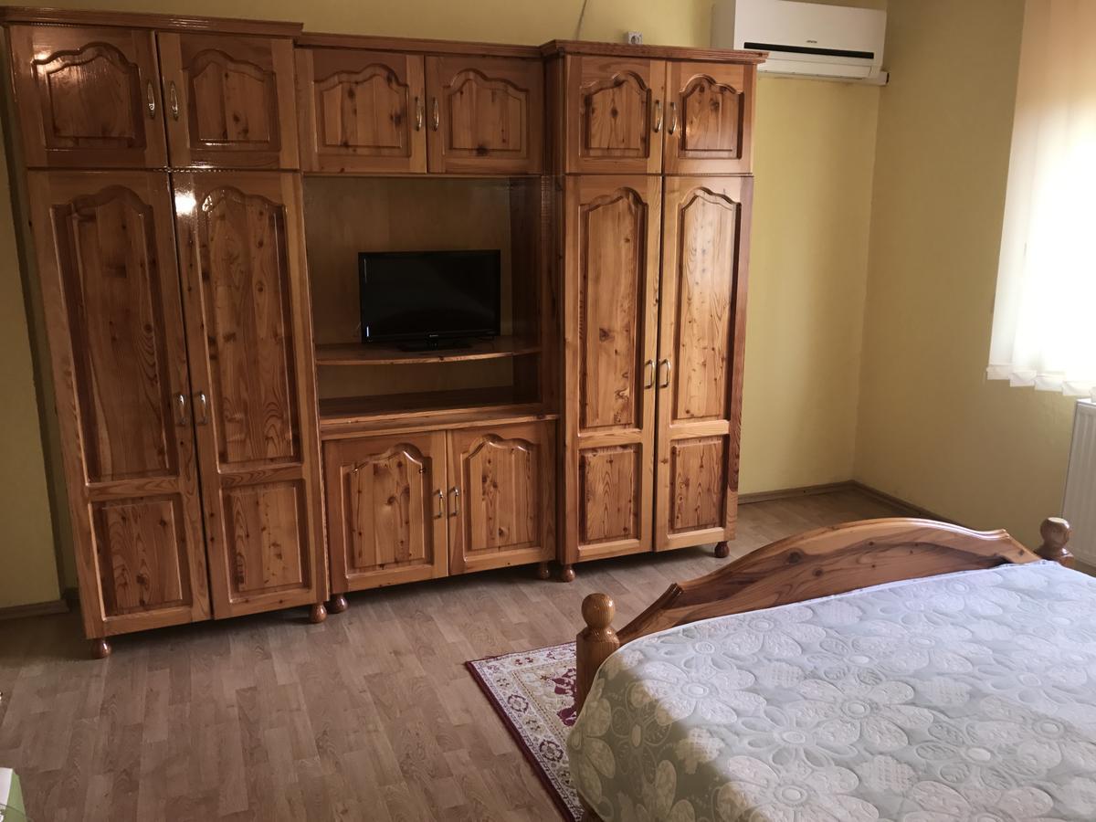 Vila La Izvor Petresti Luaran gambar